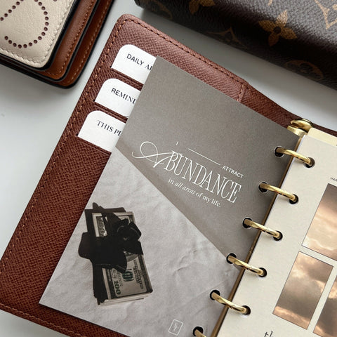 'Wealthy' Velvet Dashboard